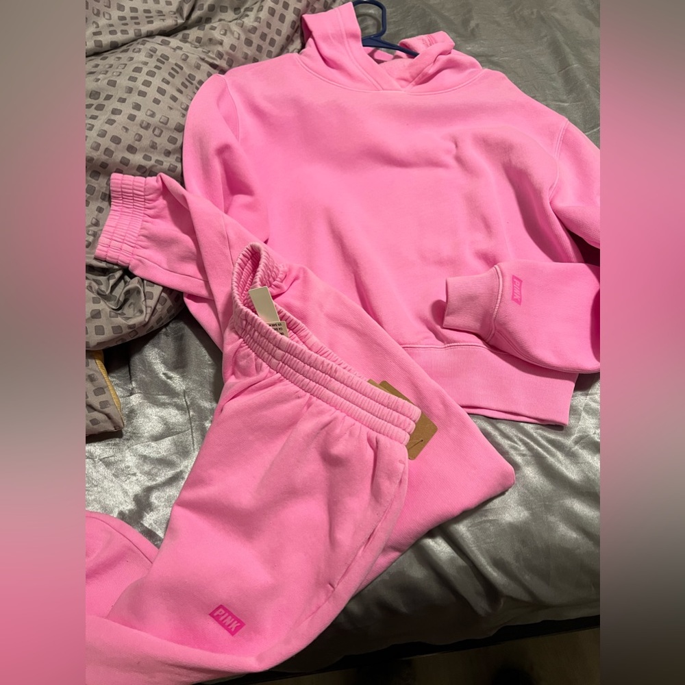 Neon bubblegum pink vs pink jogger set campus joggers